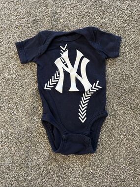 Yankees Onesie 0-3 Months
